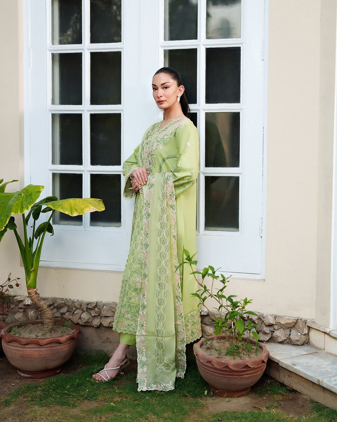 💚 Pistachio Green – Embroidered 3 Piece Luxury Lawn Suit