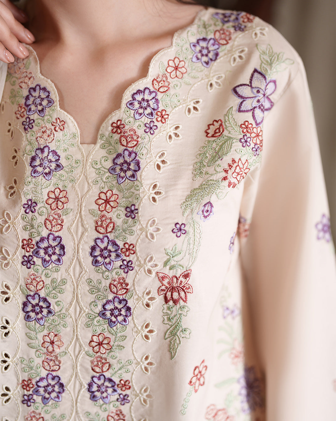 Ivory Blossom Multi-Embroidered Lawn 3-Piece