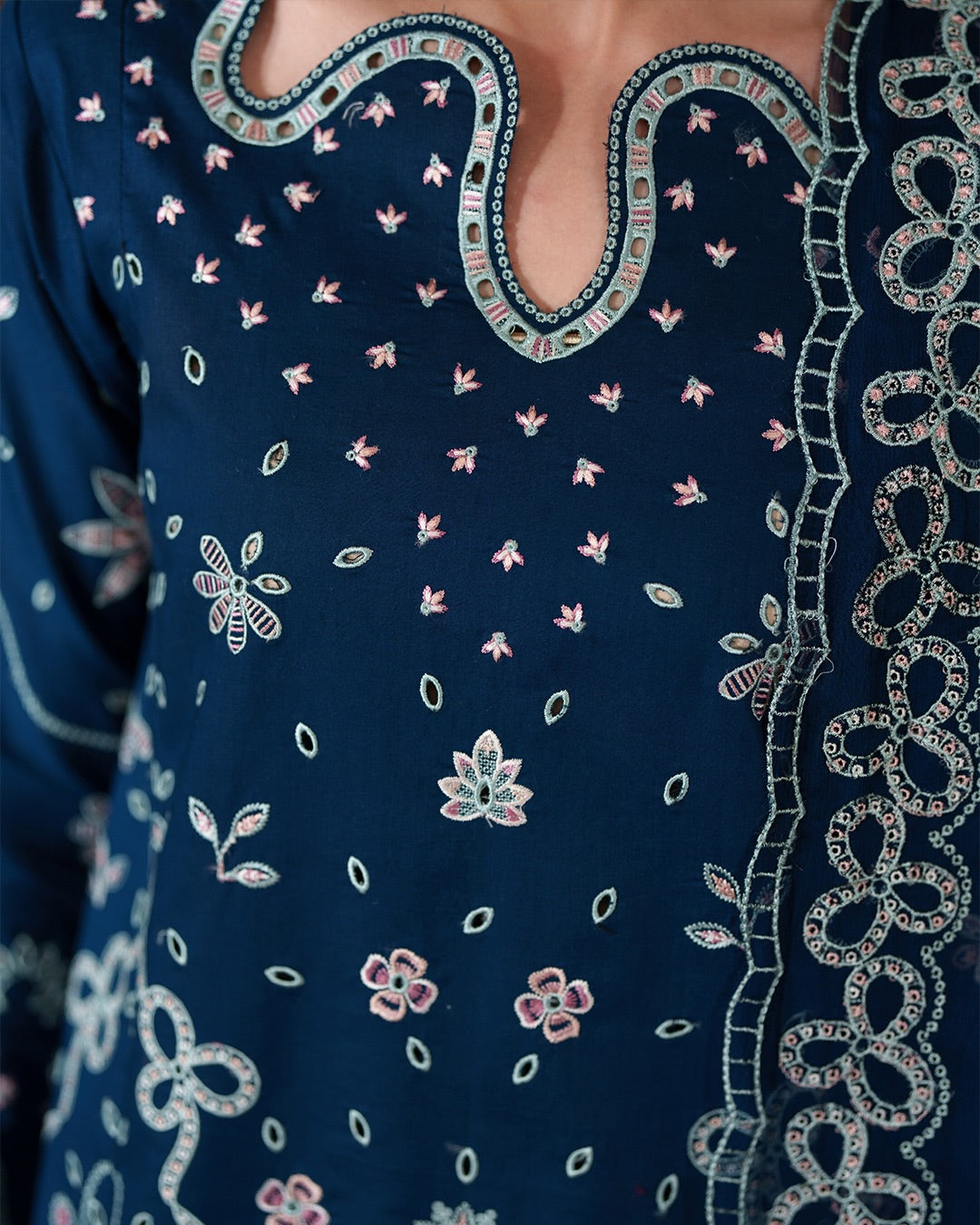 Blush Bloom Embroidered Lawn 3-Piece Suit